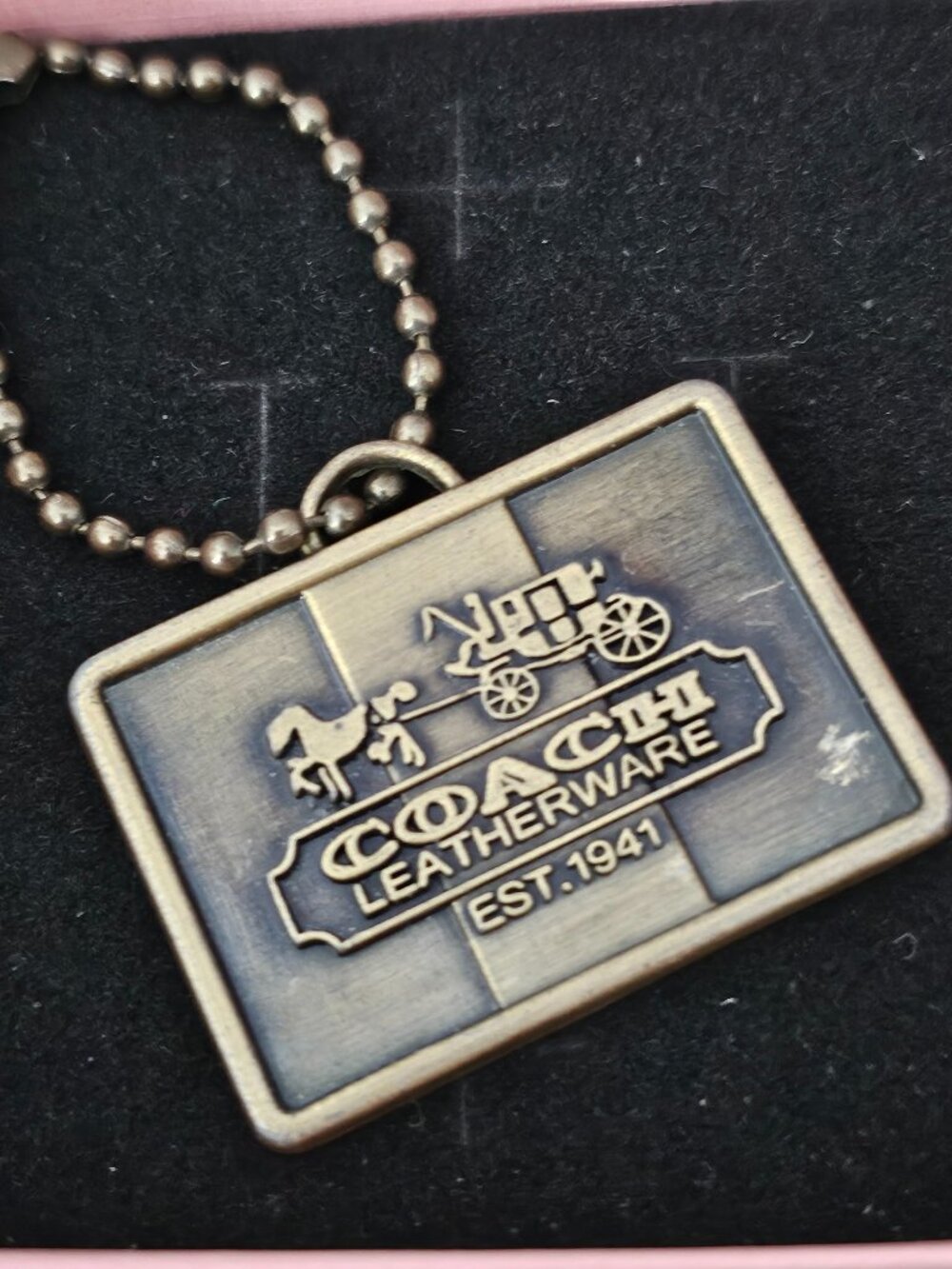 Coach Leatherware Heritage Horse & Carriage Metal Hangtag Purse Charm Gold